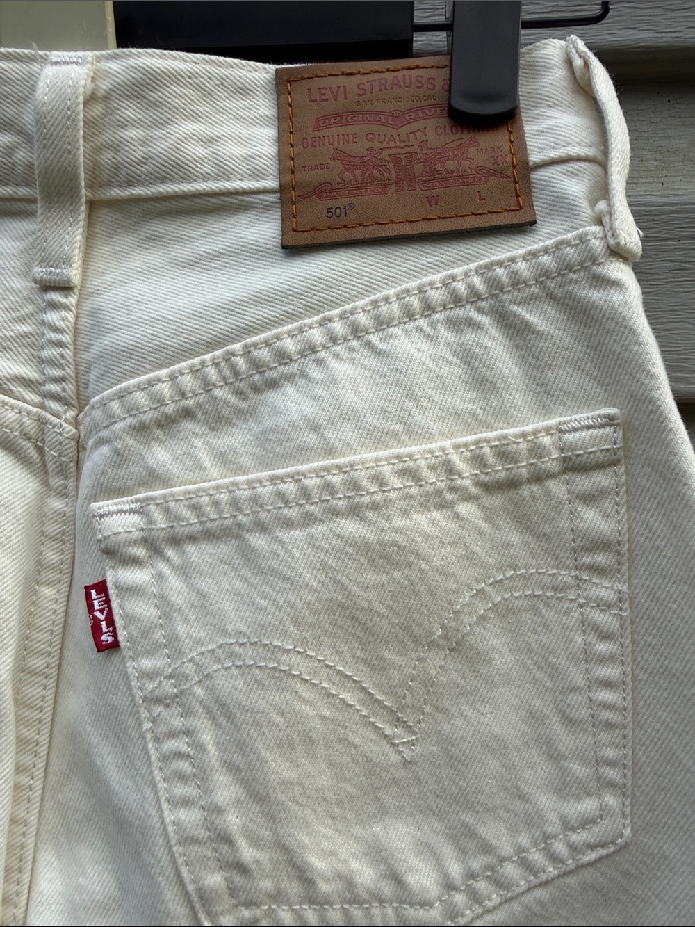 Levi’s | 501 Original Cropped Womens Jeans Ecru White size 23 L26 - Picture 5 of 9